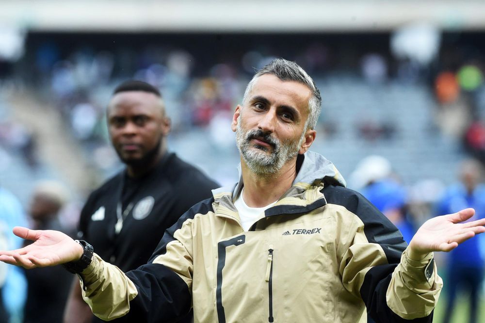 José Riveiro's emotional final farewell after Golden Arrows win ...