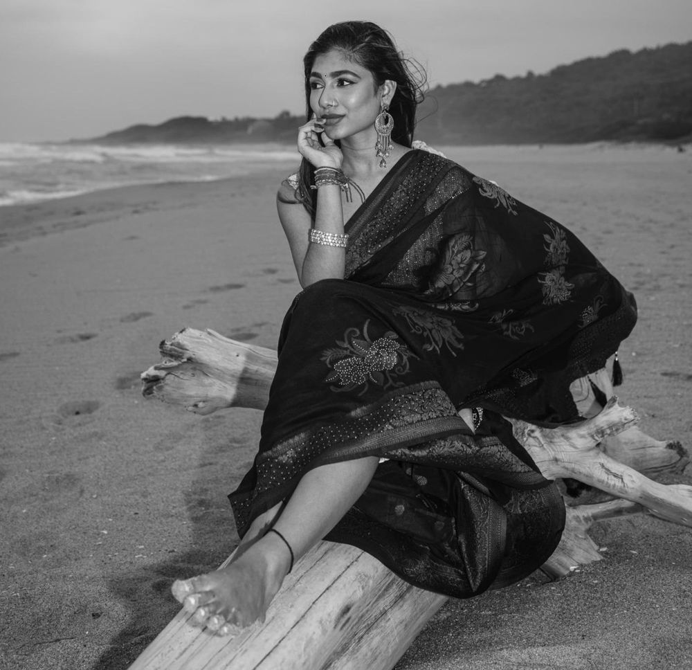 Meet Niharika Singh, the 18-year-old devotional singer keeping culture ...