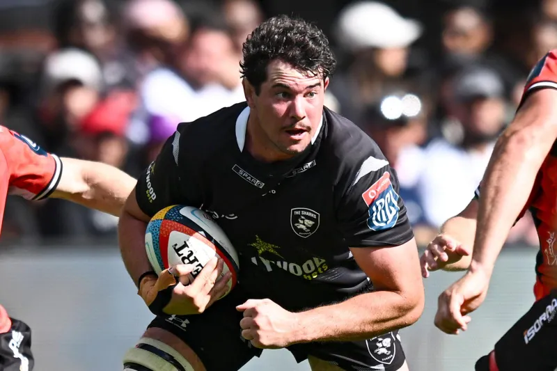 Pietersen hails workhorse lock Emile van Heerden as Sharks’ engine room leader