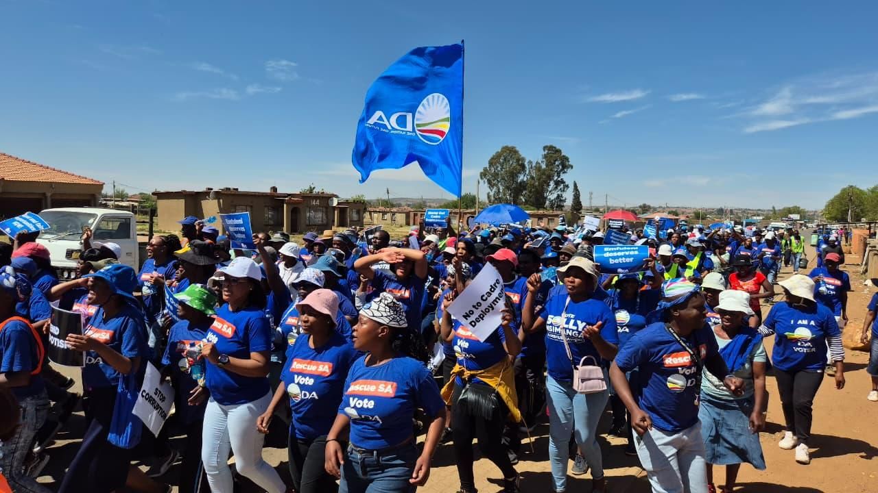 'Fishy tender': DA pickets at Evaton clinic over ANC-linked nepotism claims