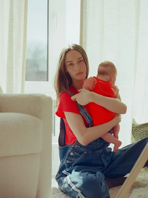 Elsie Hewitt comments on solo parenting after breakup with Pete Davidson