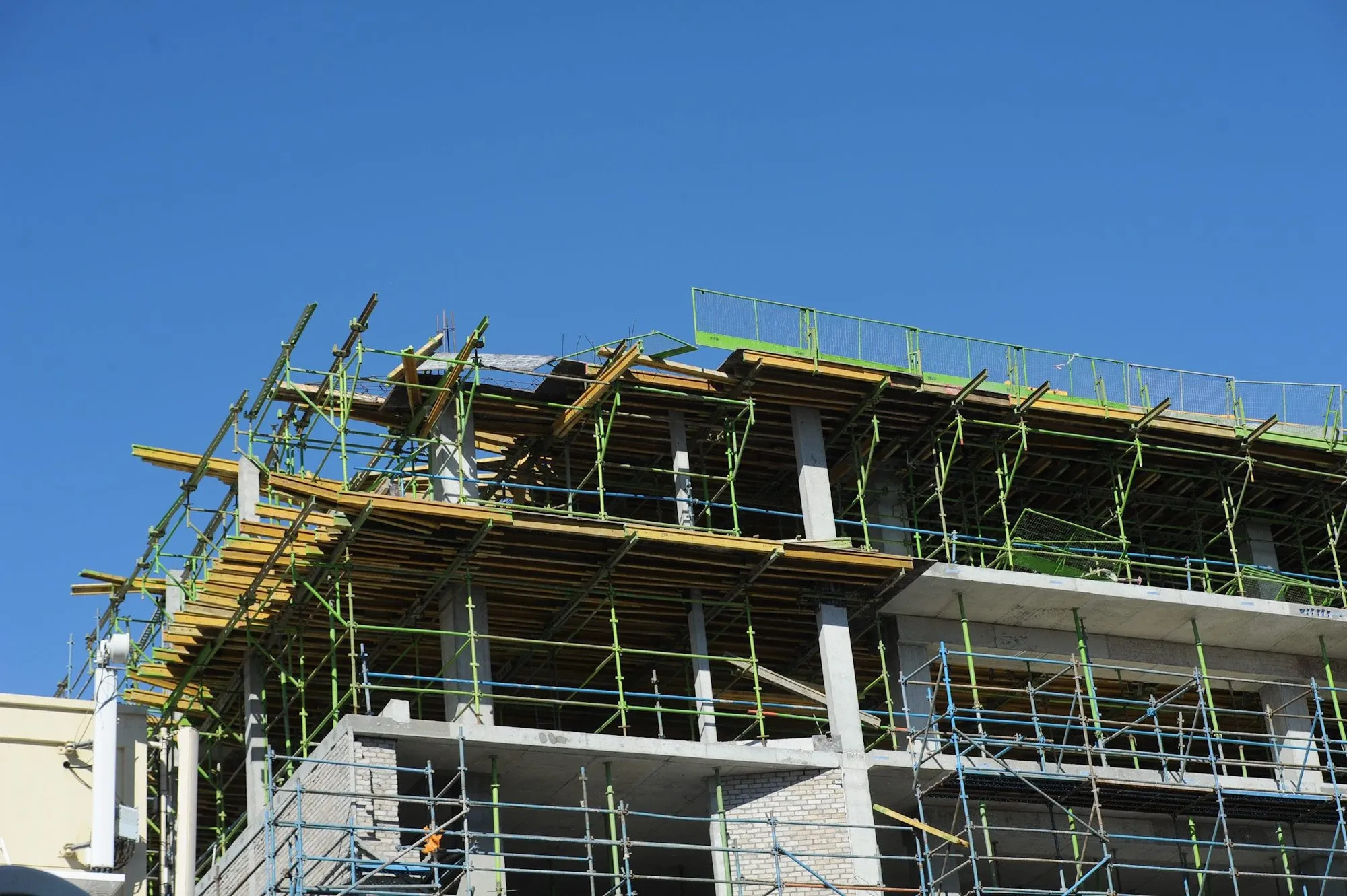 Several construction sites closed in Southern Cape after blitz by Labour department - Vimarsana News