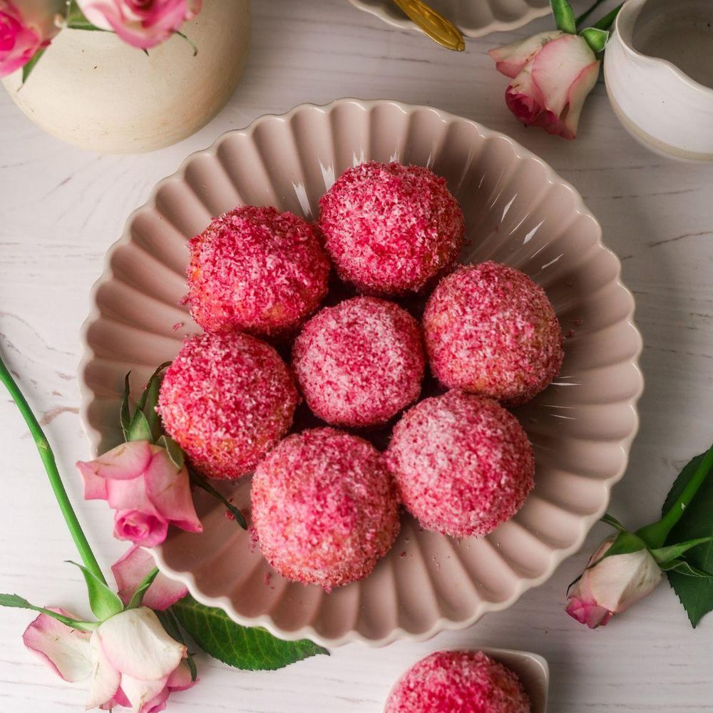 Eggless Snowball - IOL