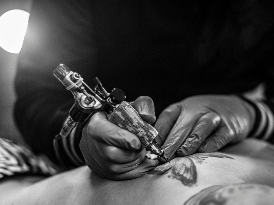 Tattoos, piercings, and dress codes: What South African employees need to know