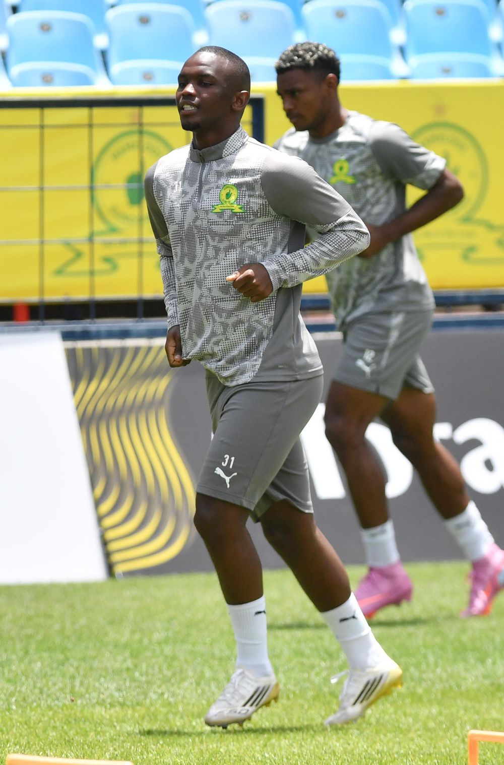 Coach Gavin Hunt reshaping Stellenbosch FC squad as Manafov departs on loan