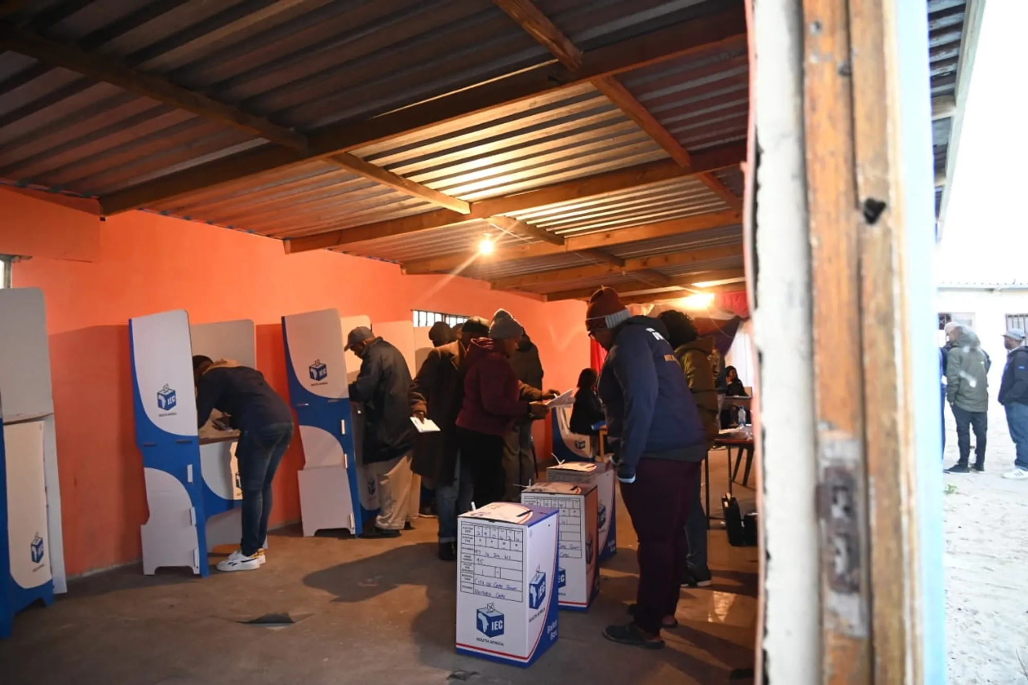IEC clears concerns over use of one ballot box rather than three - Vimarsana News