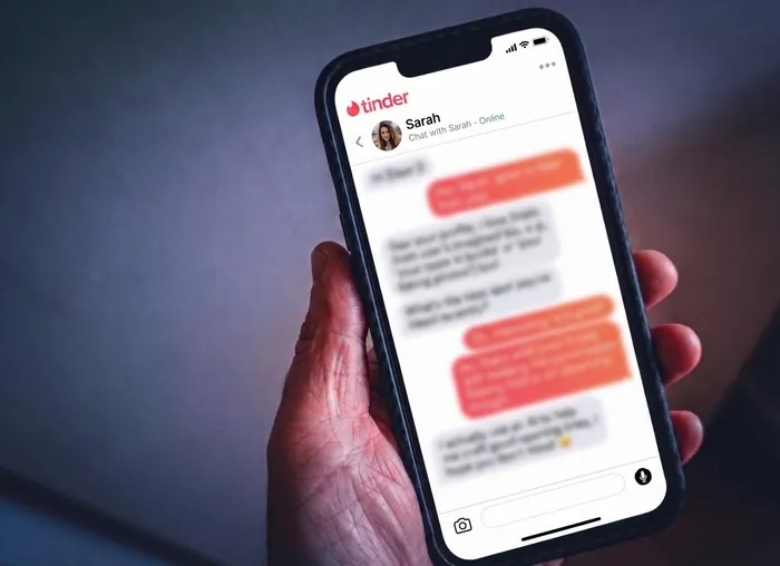In a quite disconcerting development, AI is transforming online dating by crafting conversation starters and maintaining chats, raising concerns about authenticity and the importance of meeting in person. Picture: Michael Sherman/IOL