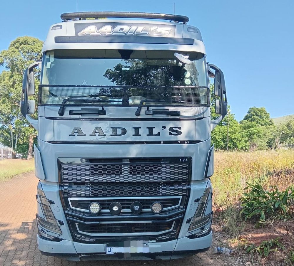 Zimbabwean nationals remanded in custody to January after R1.2 million dagga bust