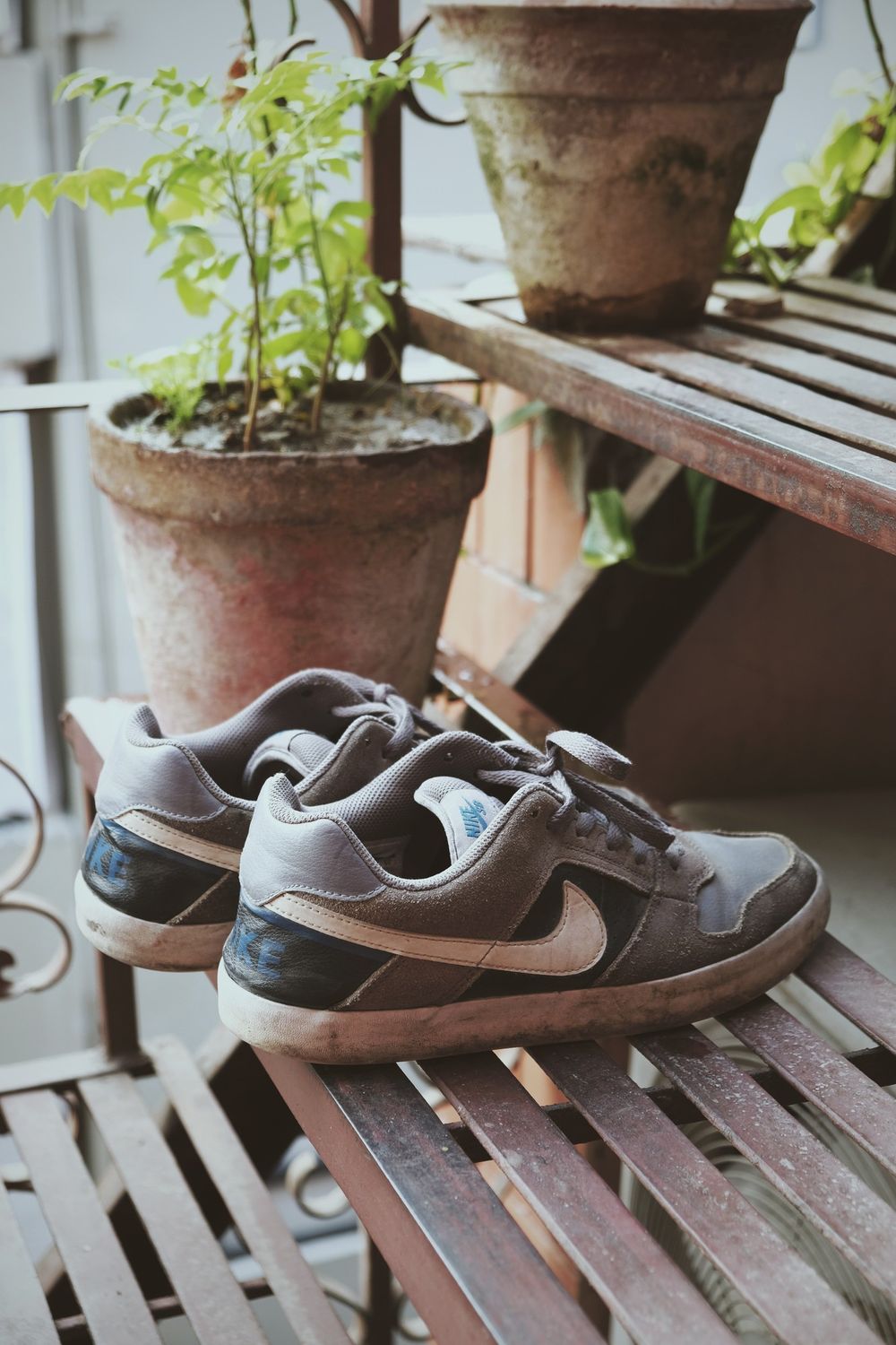 The 5 classic sneakers you must have if you were born in 1990