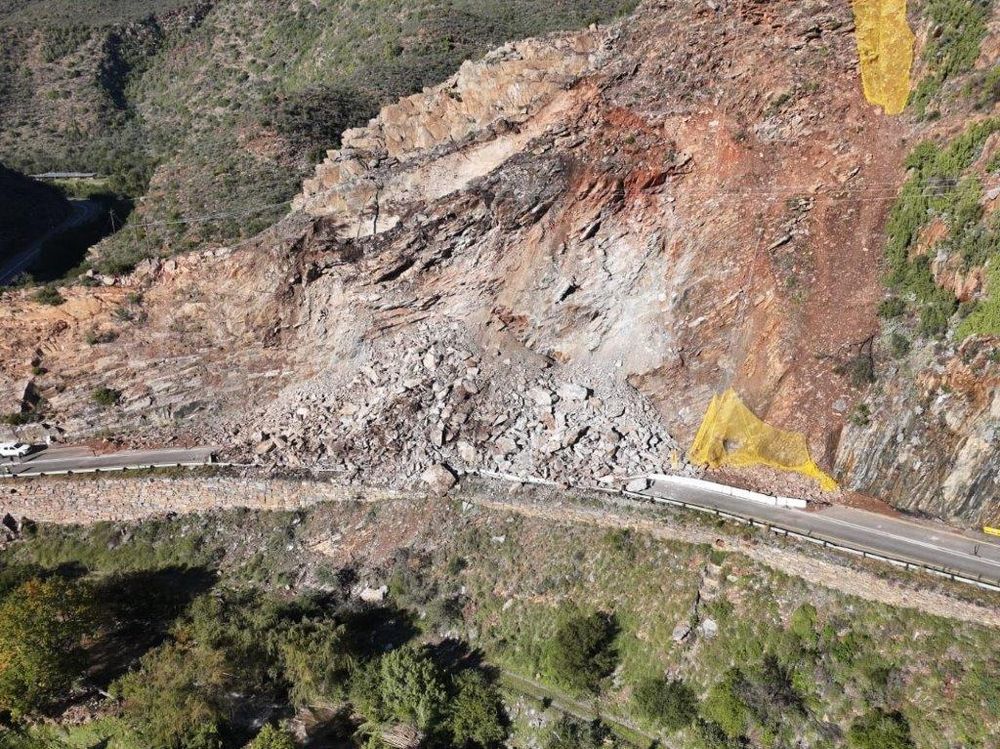 Rockfall cleanup under way on Oudtshoorn–Cango Caves road, Simmers says