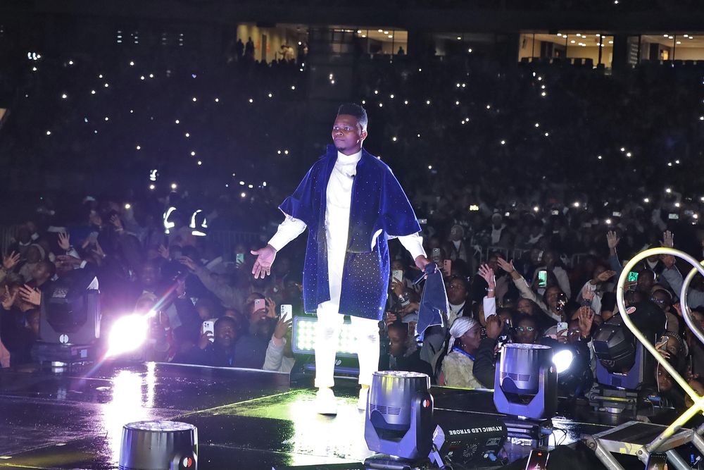 Badele umkhizo namakhaza 'bentaziswa' wulozolo luka-Ayanda Ntanzi