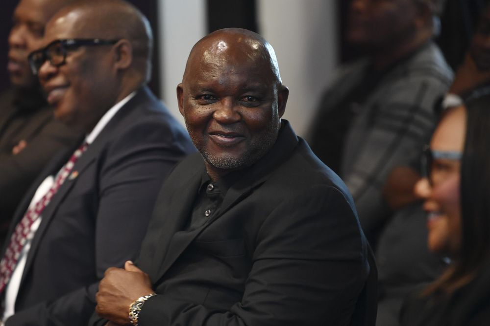 Pourquoi Pitso Mosimane doit gagner son salaire de Safa par la performance, et non par des demandes anticipées