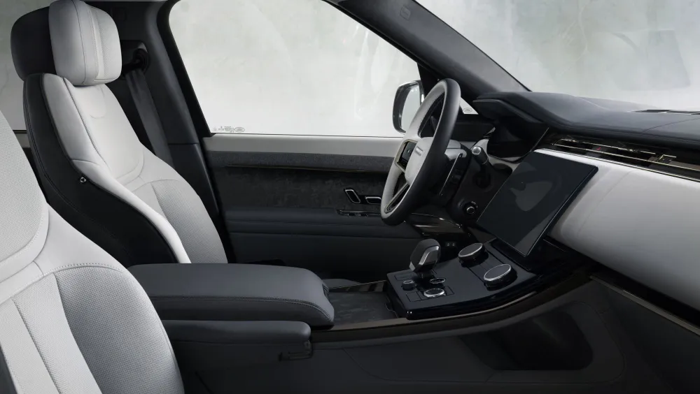 2023 Range Rover Sport interior cabin