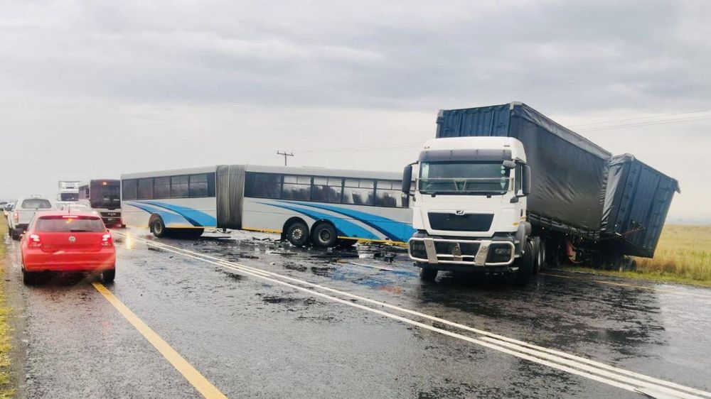 Tragic N8 collision claims ten lives and injures 31 in Free State