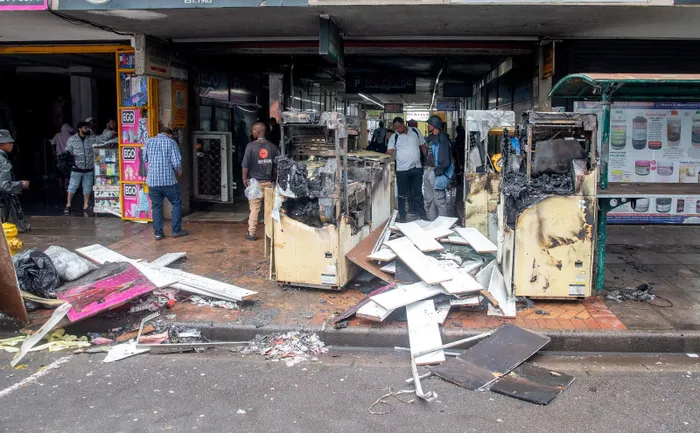 A fire broke out at a printing shop on Denis Hurley Street (Queen Streeet) in Durban’s CBD on Tuesday morning.
A flammable liquid is suspected to have been used, while the circumstances are under investigation.
