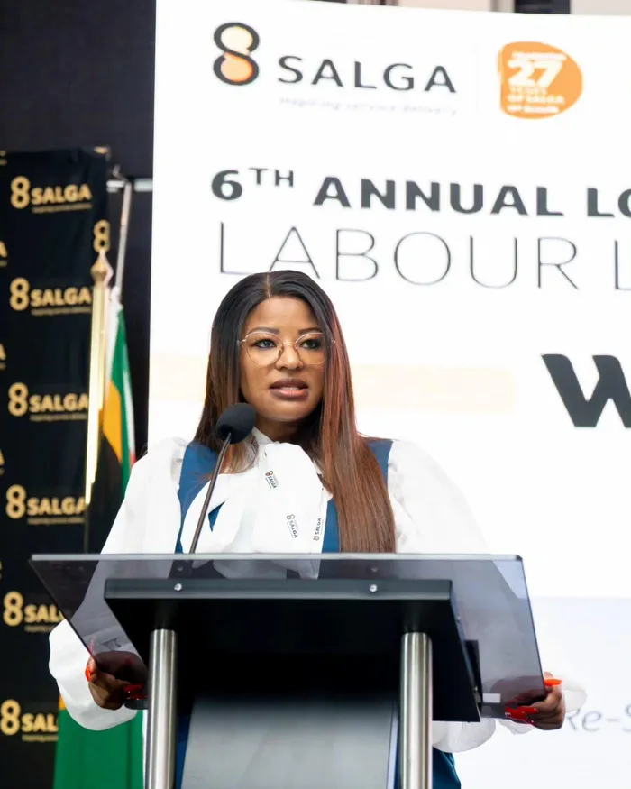 Matlosana Municipal Manager Lesego Seametso, who was suspended, has been reinstated with immediate effect following an urgent court ruling in Mahikeng. 
