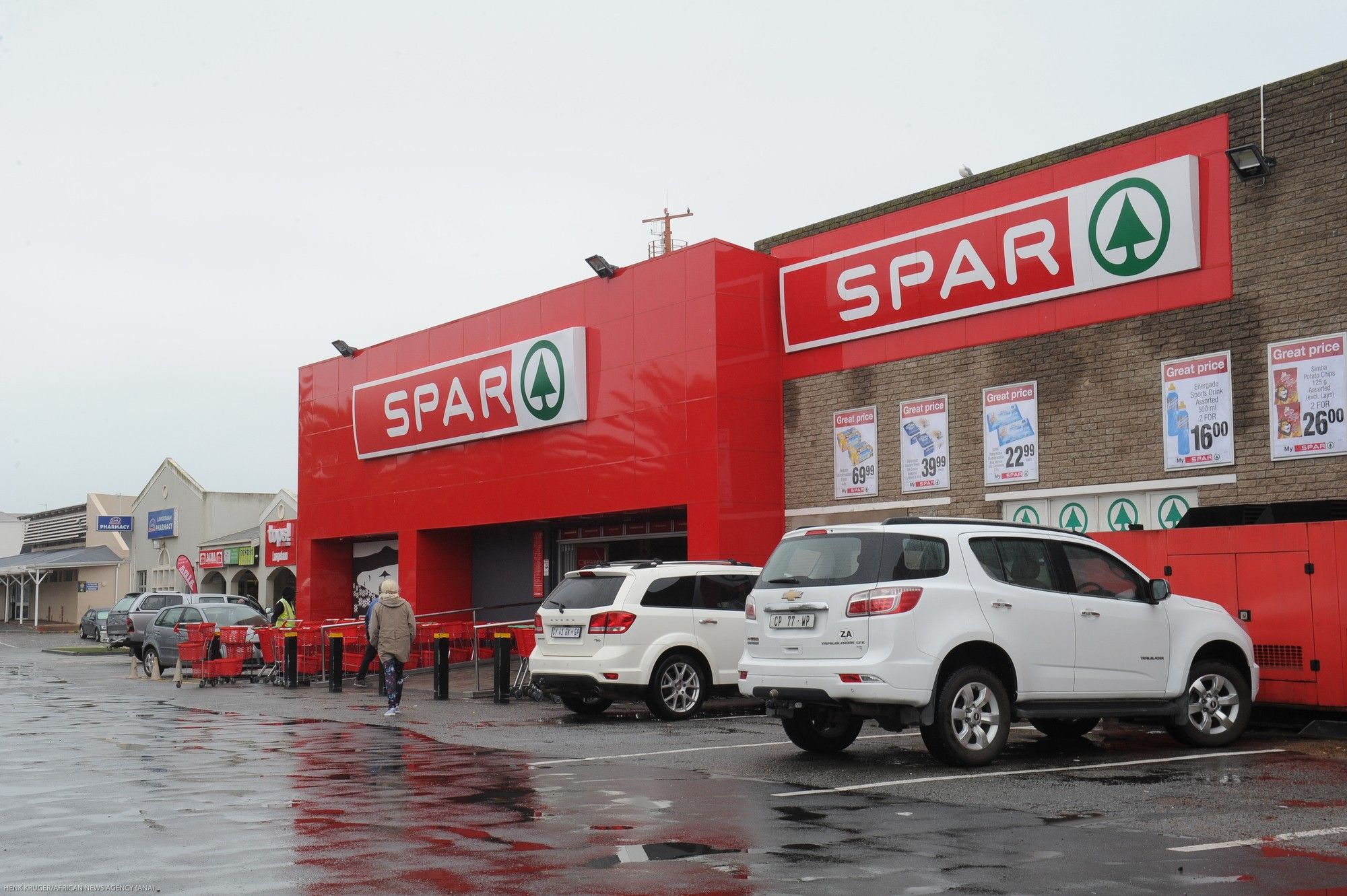 Spar Group's COO invests R1 million in shares amid European exit strategy