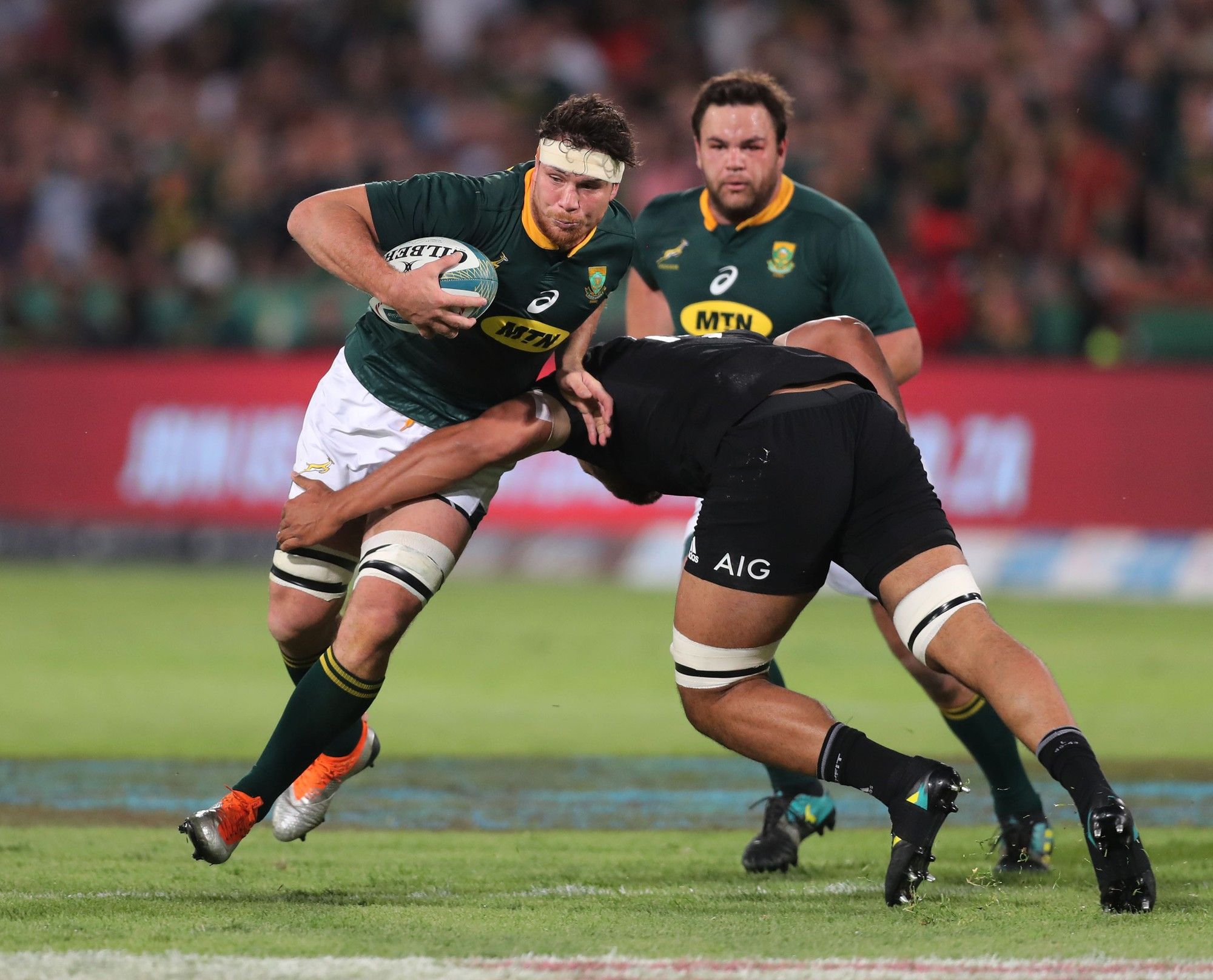 Springbok loose forward Francois Louw signs new contract at Bath