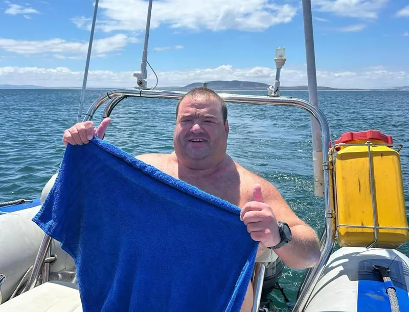 Gordon’s Bay swimmer Johann Beytell conquers the challenging Robben Island circuit