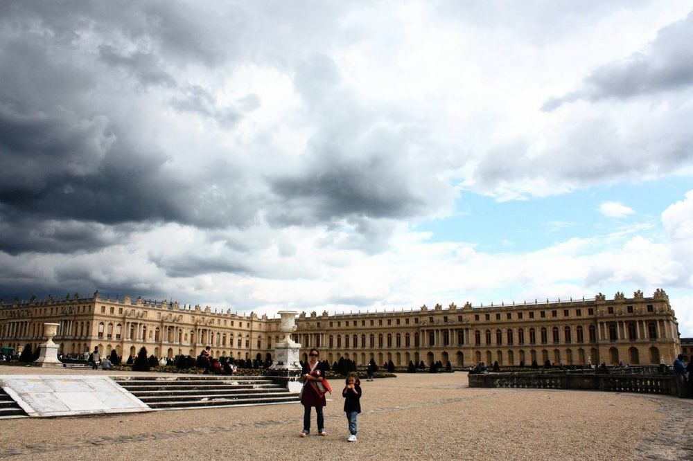 Trump's golden ambitions: A lavish dinner at Versailles marks a new era