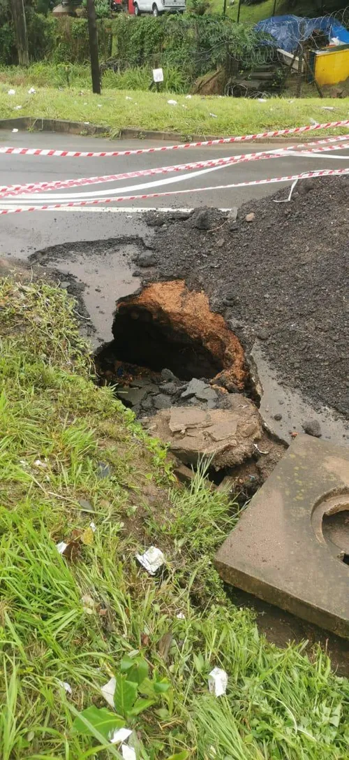 Hillcrest community demands action on dangerous sinkhole