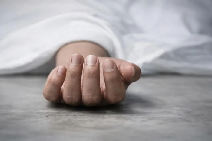 The hospital staff failed to arrange a vehicle to transport the body. 