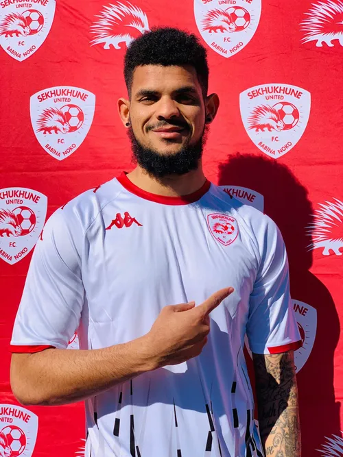 Sekhukhune United pip Kaizer Chiefs for the signature of Renaldo Leaner