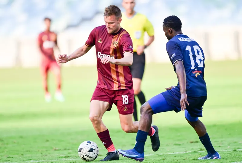 IPirates ibhengeze isiqwayi somdlali ofikayo ekuqaleni konyaka omtsha