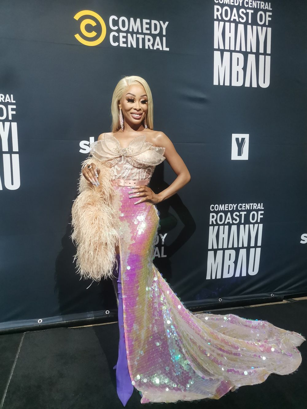 khanyi mbau glutathione Wow, Mbau's face is finally serving exactly what it's supposed to! A side-by-side photo collage showcasing her transformation impressed fans. Details in the comments. Image: @mbaureloaded/ Instagram Khanyi Mbau puts bling queen