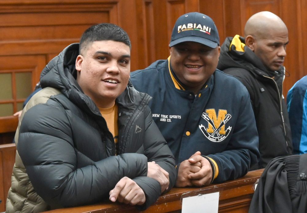 Modack trial: Two appear on drug charges amid court arrest