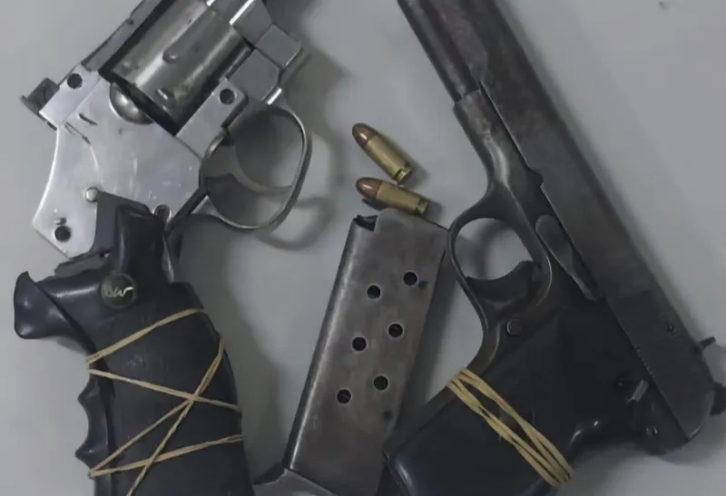 Indoda ibanjelwe ukuba nemipu emibini engenampepha eMampondomise