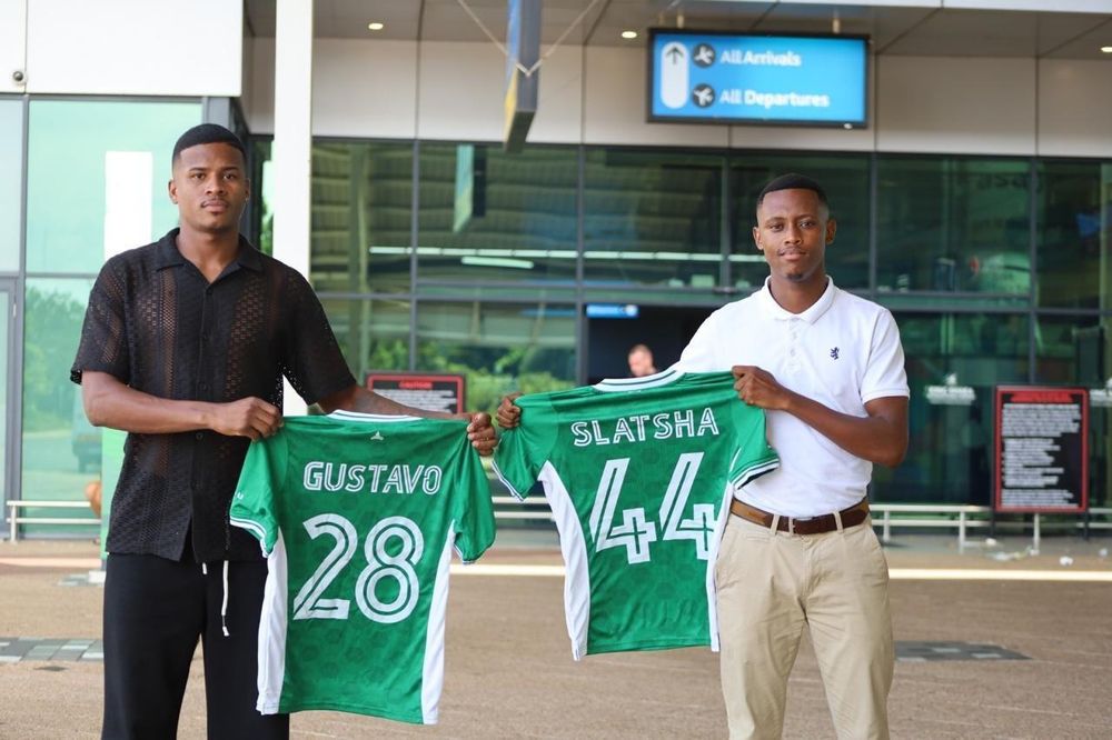 AmaZulu reinforce midfield with double signing of Luyolo Slatsha and Gustavo from Brazil