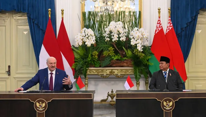 Indonesian President Prabowo Subianto (R) and Belarusian President Aleksandr Lukashenko attend a joint press conference at the Merdeka Palace in Jakarta, Indonesia, July 2, 2026.