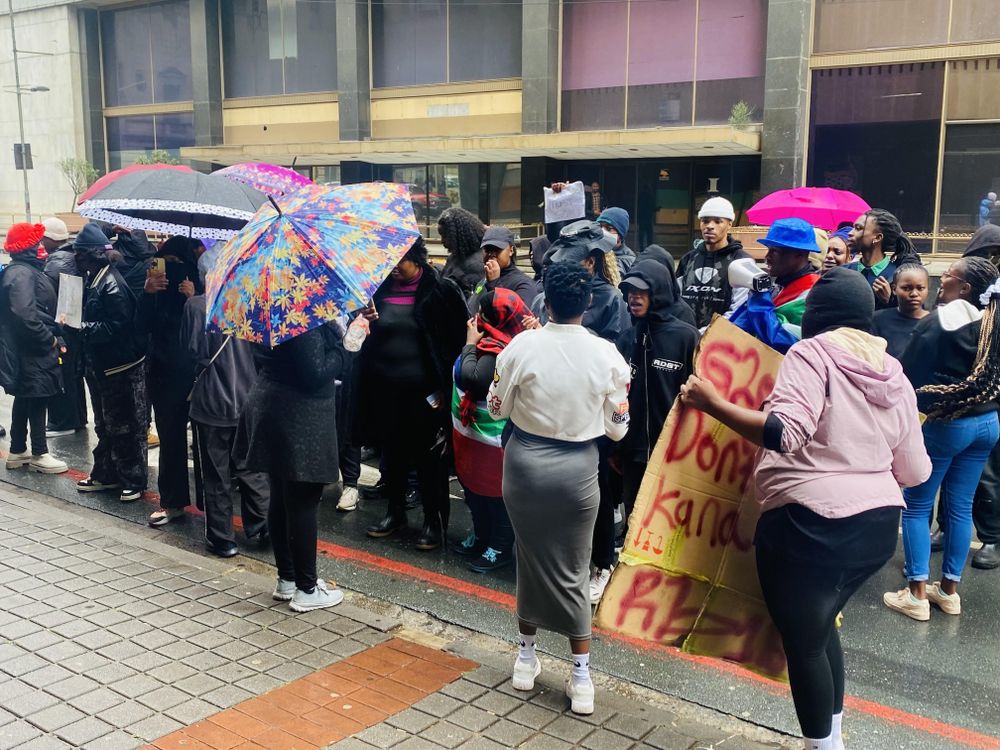 ‘Old people must go!’ Youth protestors call on elderly politicians, including Ramaphosa, to resign