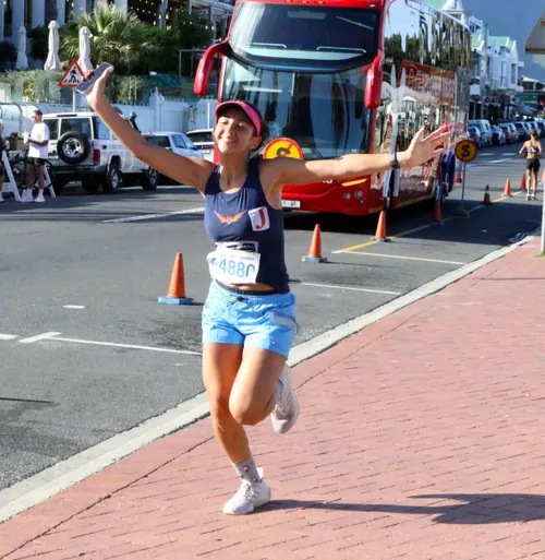 Cape Town runners enjoy perfect coastal conditions at Bay to Bay