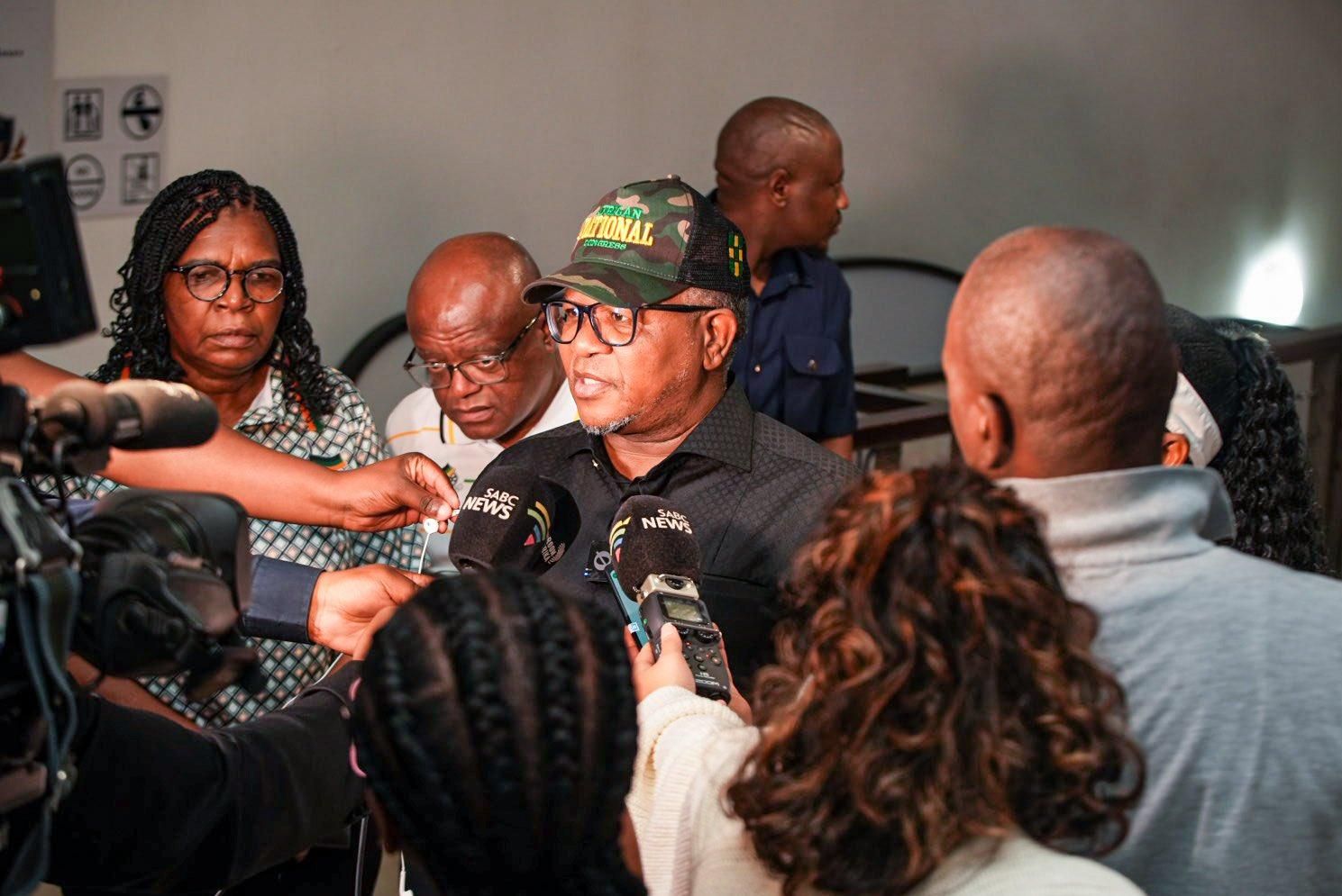 Fikile Mbalula sagt, der ANC habe es nicht eilig, seinen Kandidaten für ...