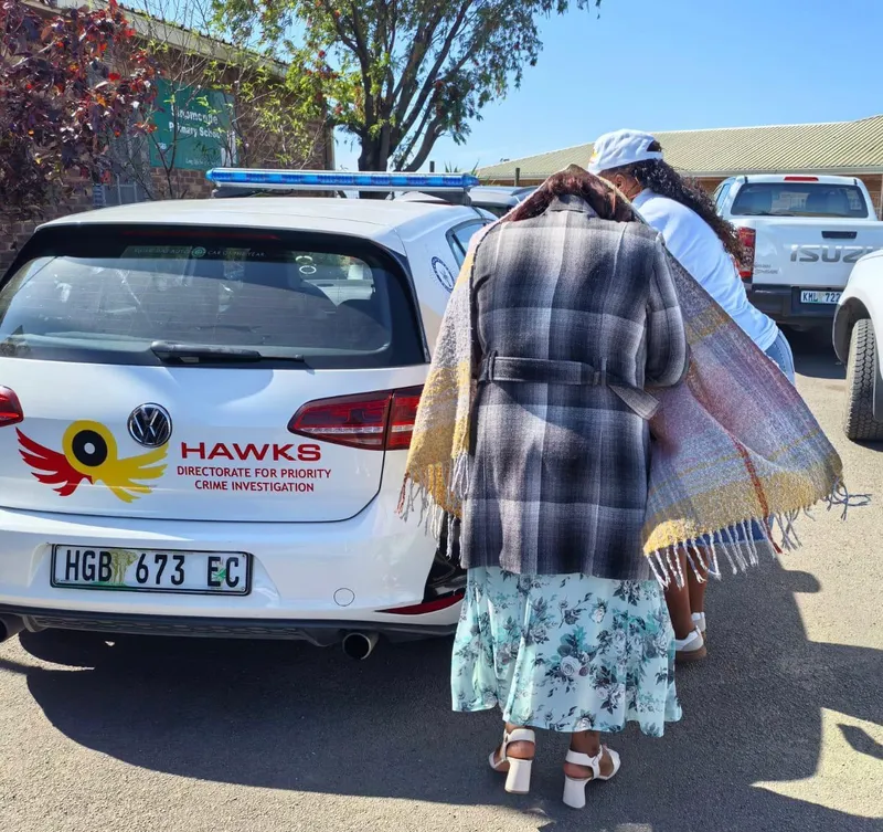 Ushiyeke eziseleni usekela nqununu otyholwa ngokurhwebesha amantombazana kwishishini lezesondo