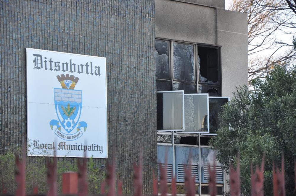Government establishes oversight committee to resolve Ditsobotla Municipality's governance issues
