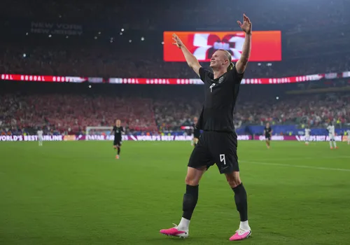 Haaland scores twice as Norway beat Senegal 3-2 to reach World Cup last 32