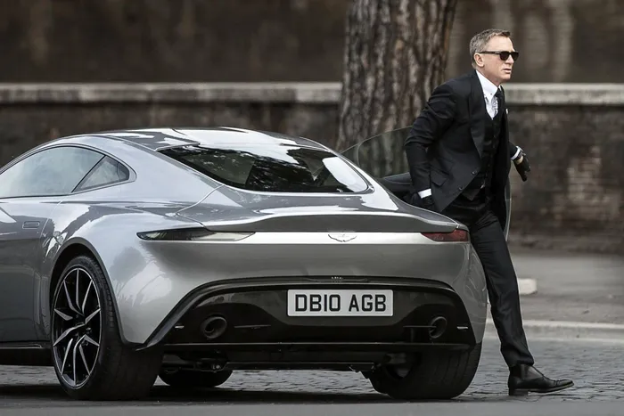 Daniel Craig