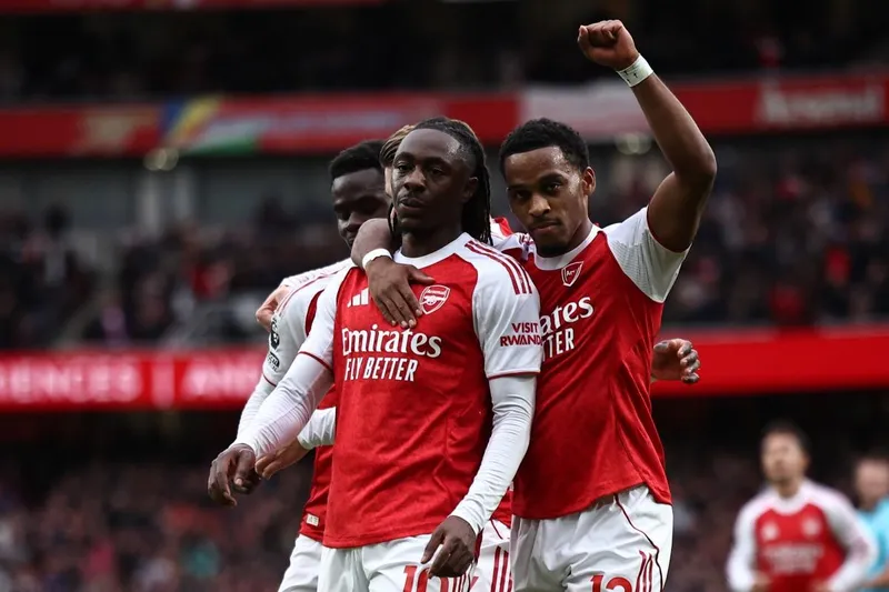 Arsenal extend lead at Premier League summit as Man City stumble at Villa Park