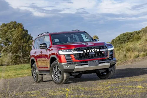 Most powerful Land Cruiser ever: 341kW LC 300 hybrid arrives in South Africa