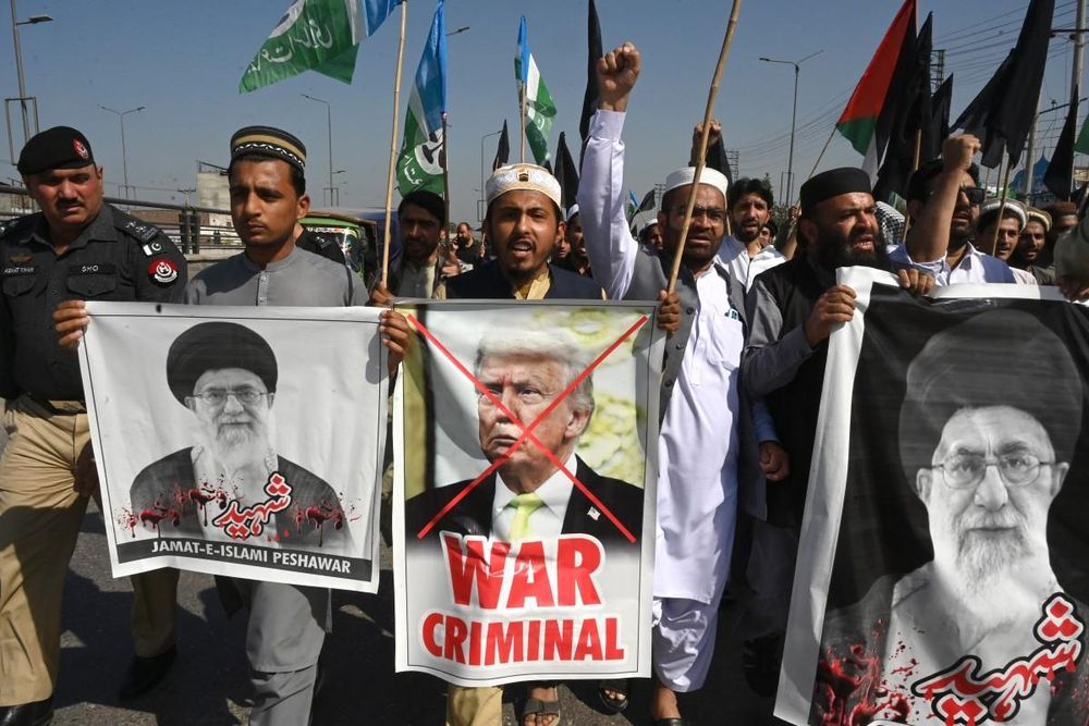 WAR IN THE MIDDLE EAST | Now Israel bombs Lebanon