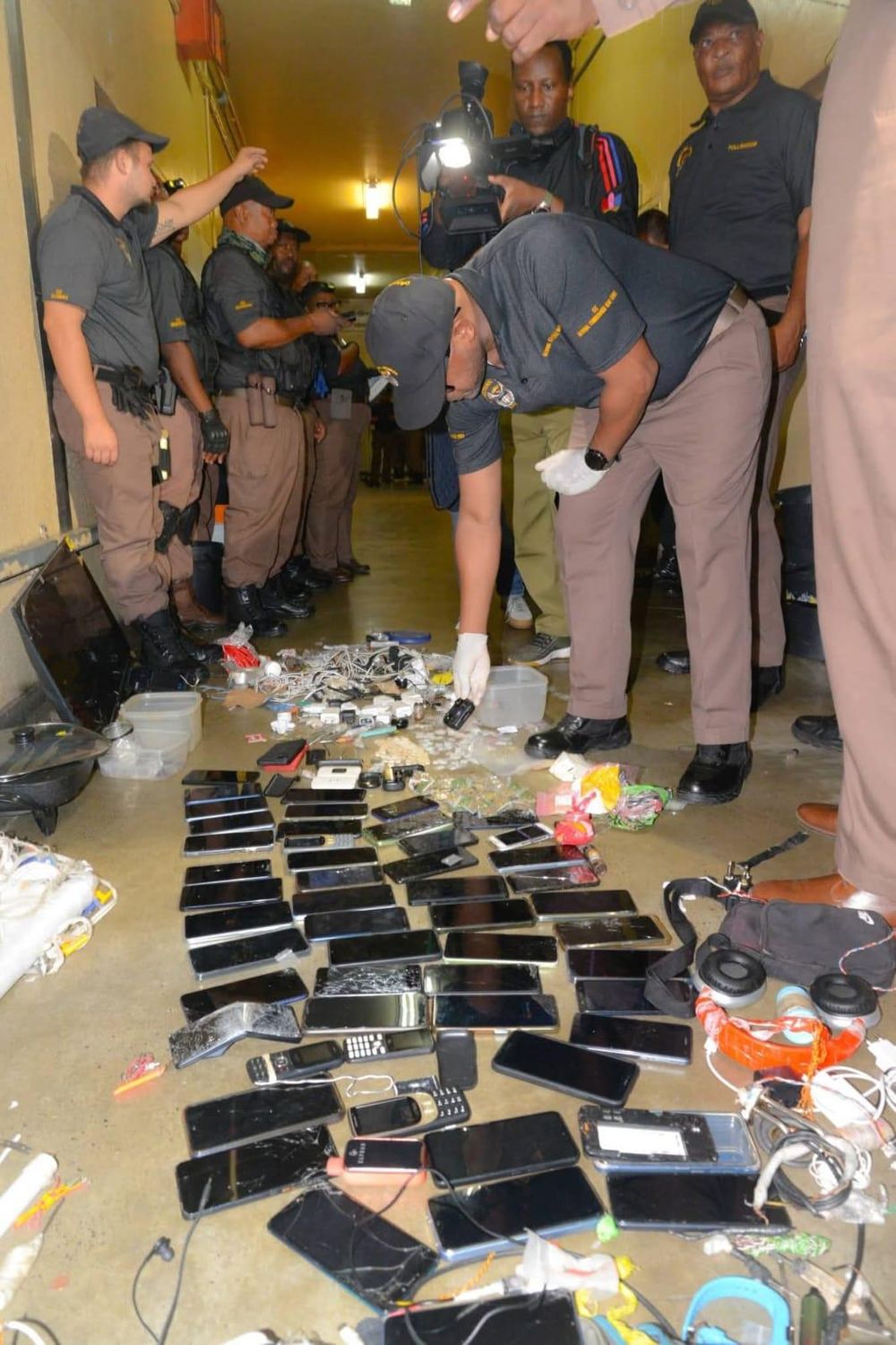 PICS | Drugs, cellphones and sharp objects found in surprise raid at Pollsmoor prison
