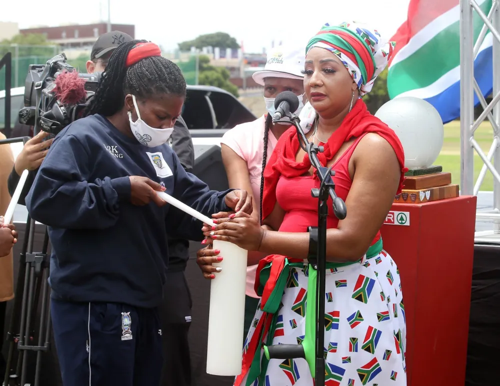 A candlelight ceremony was held on Monday to mark the passing of three netball players and a coach at the official opening of the 2021 Spar National Championships in Bellville. In attendance was NSA President Cecilia Molokwane and Yandiswa Makasi of the Buffalo City netball team