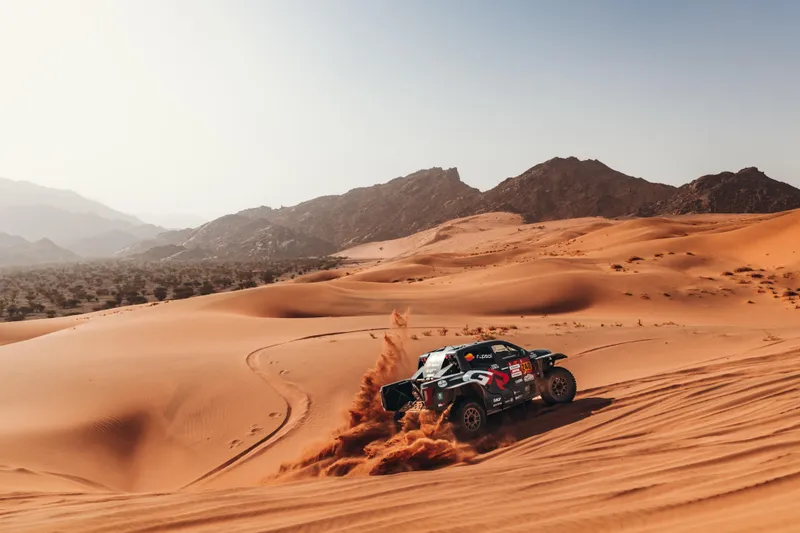 TGRSA crews endure puncture plagued stage 12 to stay in Dakar fight