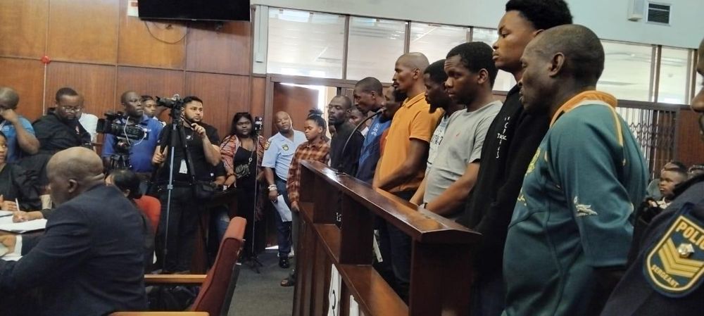 Gewalt in Durban: 15 Angeklagte vor Gericht, aber noch keine Festnahmen ...