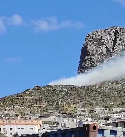 Firefighters monitor blazes in Hout Bay and near Rooi Els - IOL