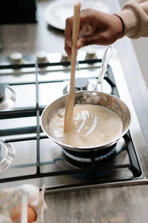How to make white sauce from scratch without lumps