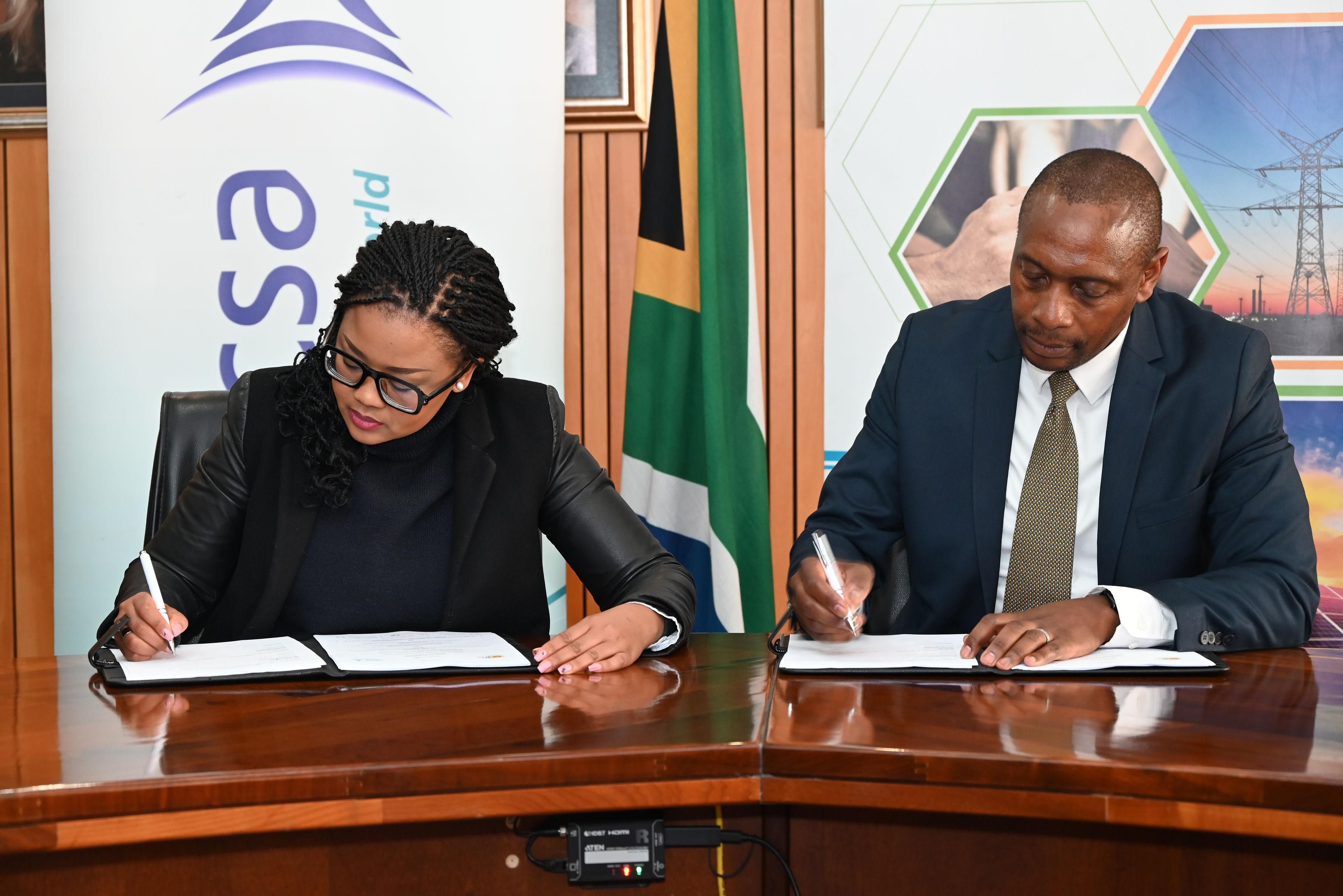 Necsa and Ewseta sign MoU to bolser SA's nuclear energy and water ...